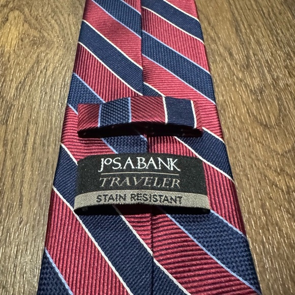 Jos. A. Bank Traveler 100% silk Navy Maroon Striped Tie Long Length - Picture 6 of 8